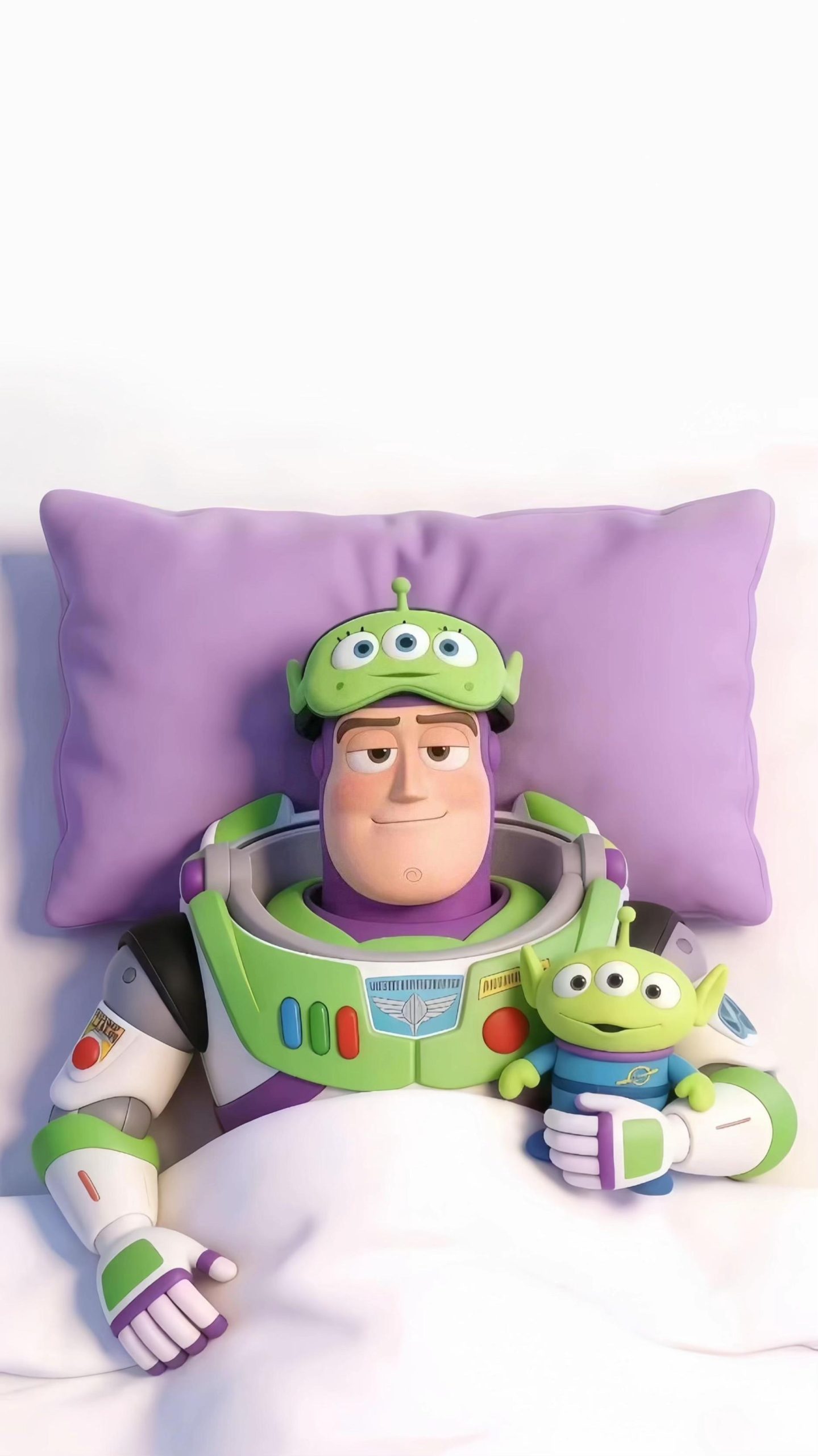 #buzz #lightyear #toy #story #juguete #historia #alien #marciano #dormir #sleep #cama #bed