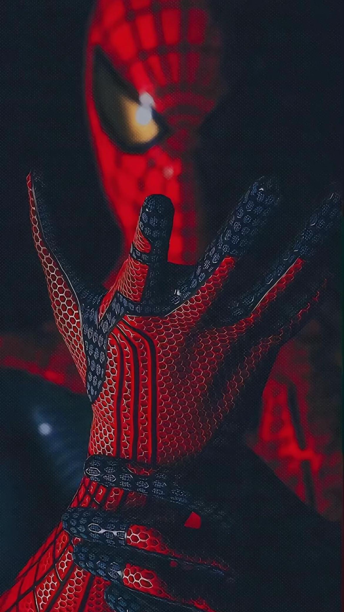 #spiderman #hombrearana #marvel #heroe #hero #mano #hand #traje #suit #rojo #red #oscuro